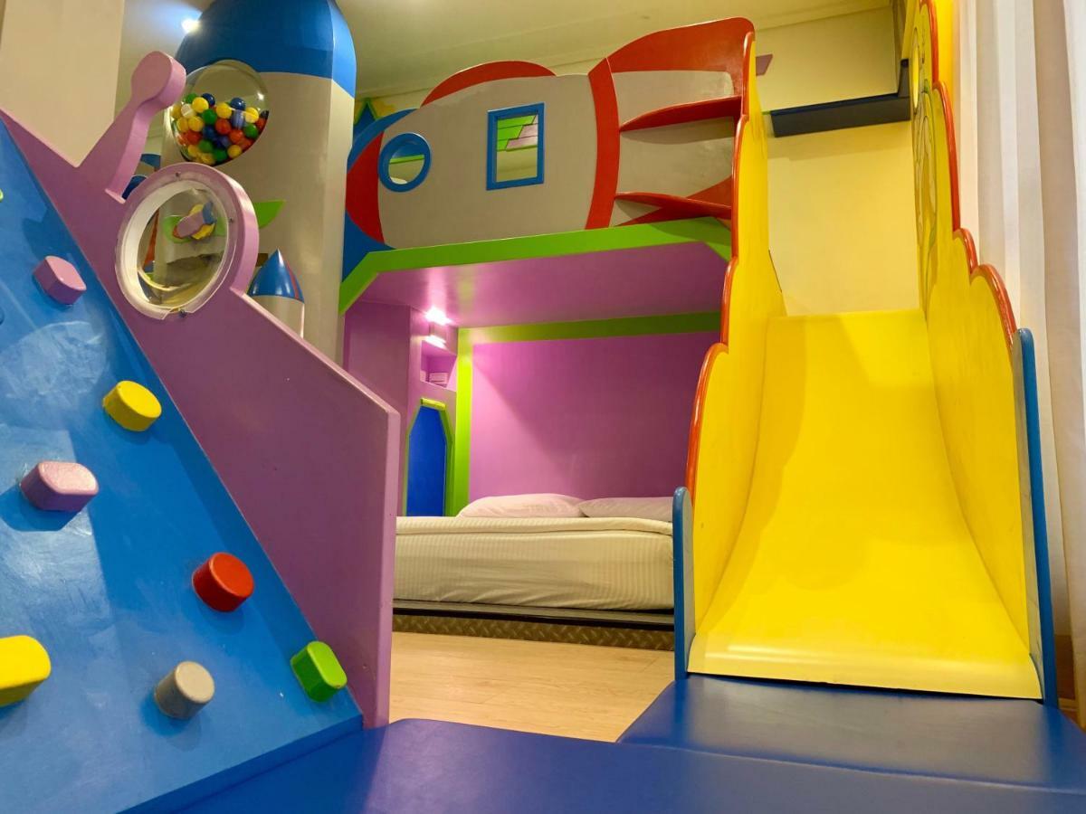 Fun Holiday Family Hostel Tajnan Kültér fotó